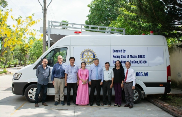 Rotary Saigon đã cùng Rotary Ashan vận động tài trợ và trao tặng xe cứu thương cho Bệnh Viện Phụ Sản Thành Phố Cần Thơ